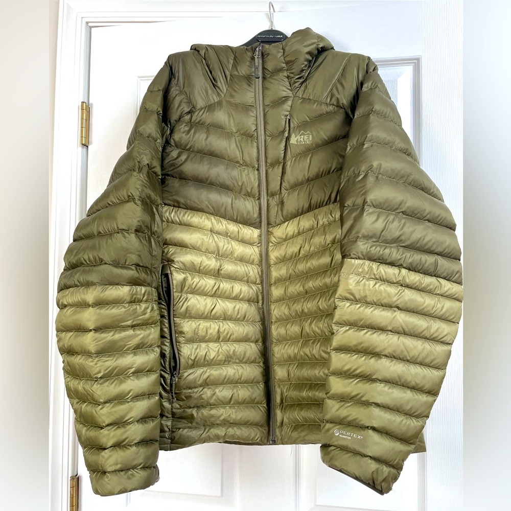 Men’s REI green down puffer jacket with hood